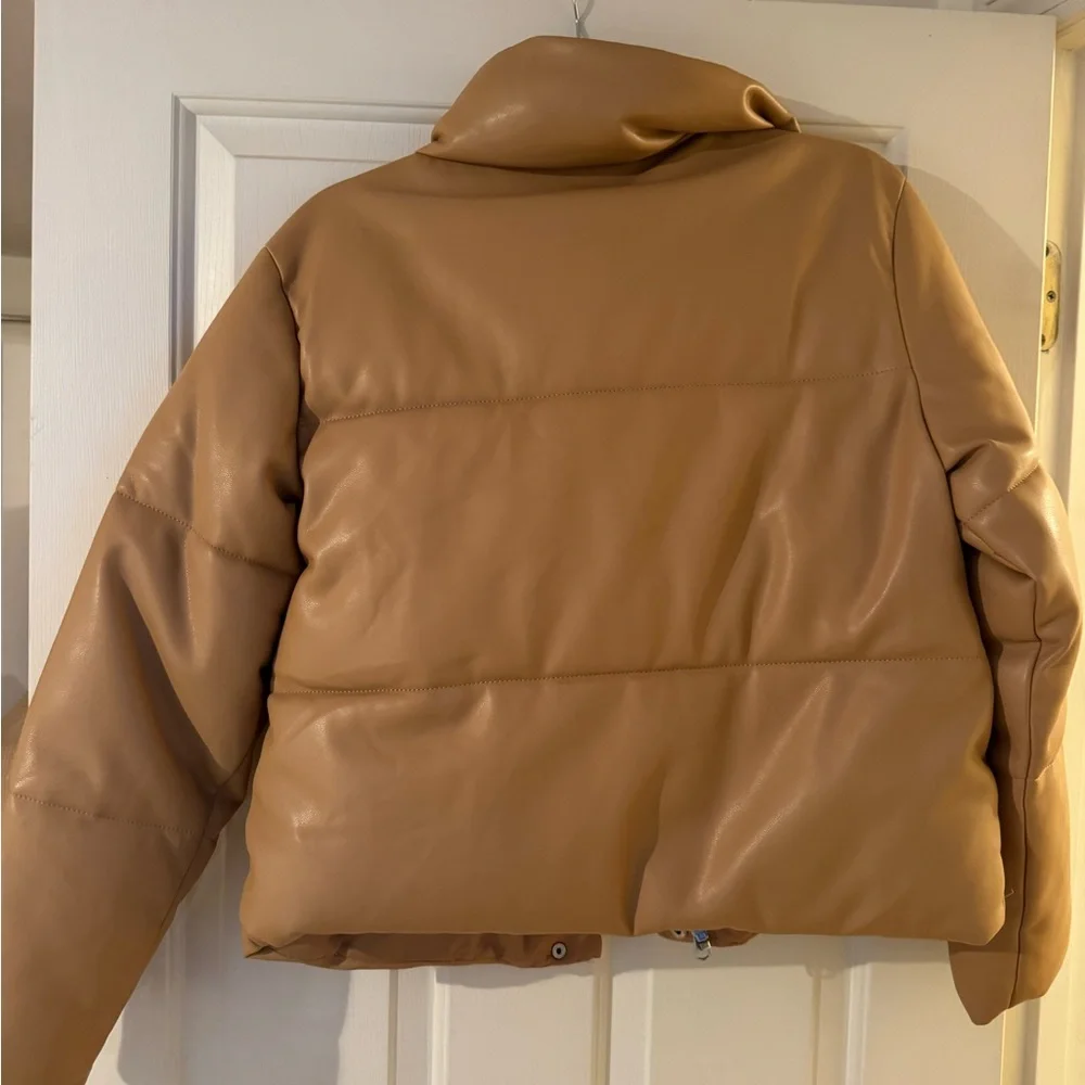 Abercrombie & Fitch Women's Vegan Leather Puffer Jacket - Picture 3 of 3